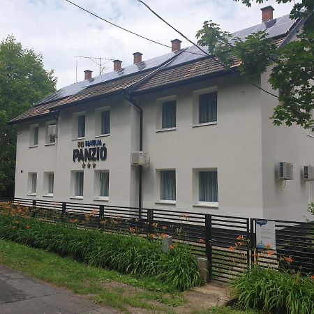 Kid Familia Panzio Balatonszarszo Bed and Breakfast Exteriör bild
